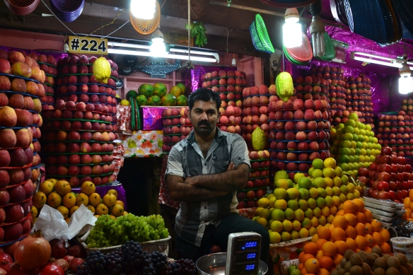Vendeur de fruits (Devaraja market, Mysore, Karnataka)
